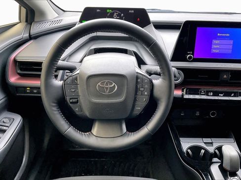 Used 2025 Toyota Prius Plug-In Hybrid image 5