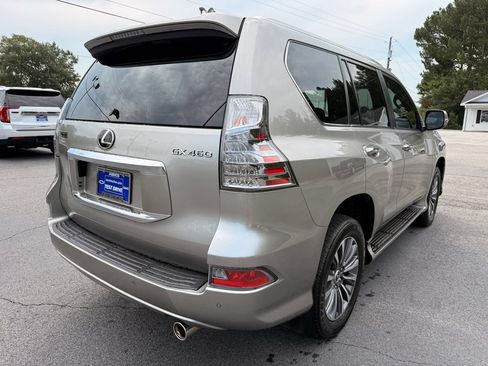 Used 2023 Lexus GX 460 Luxury w/ Accessory Package AWD/4WD image 5