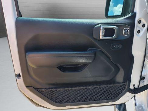 Used 2021 Jeep Wrangler Sport S image 11