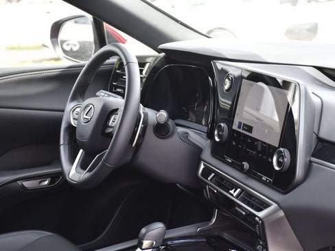 Used 2025 Lexus RX 350 FWD w/ Technology Package image 29
