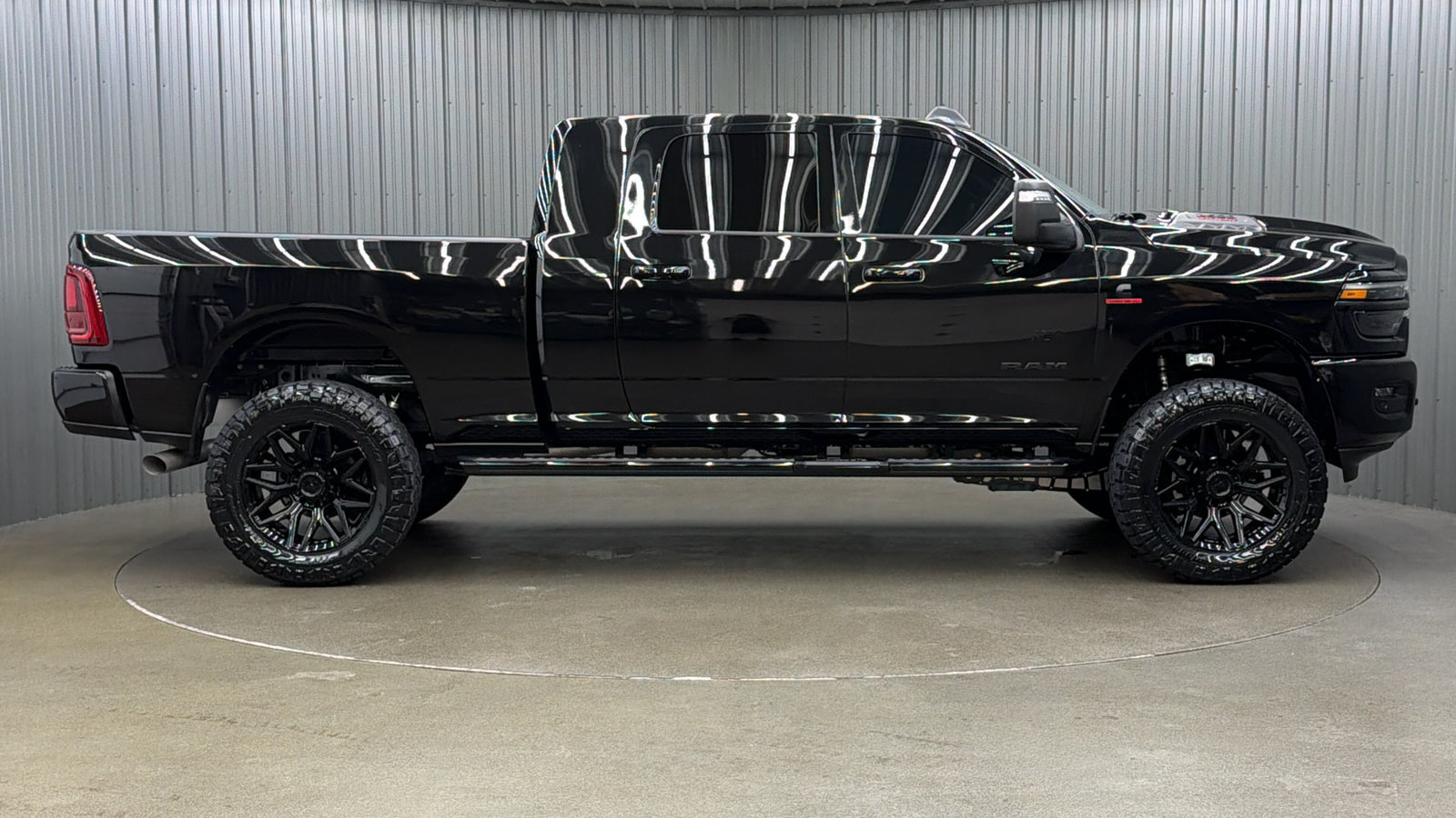 Used 2025 RAM 2500 Laramie w/ Night Edition AWD/4WD image 6
