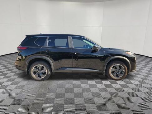 Used 2024 Nissan Rogue SV FWD image 4