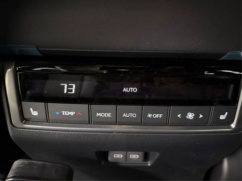 Used 2025 Lexus GX 550 GX 550 Premium+ Sport Utility w/ Accessory Package (2T) image 32