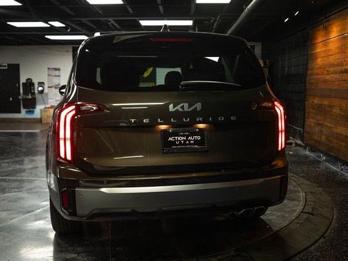 Used 2025 Kia Telluride S image 6