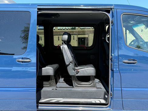 Used 2022 Mercedes-Benz Sprinter 2500 image 15