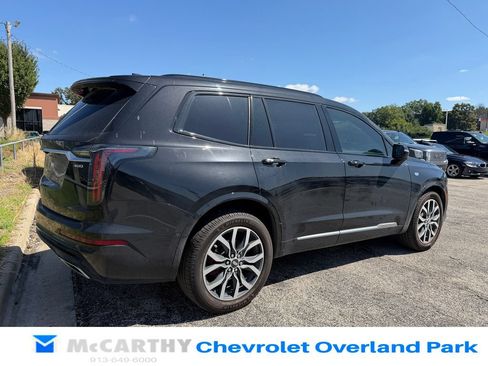 Used 2022 Cadillac XT6 Sport w/ Platinum Package AWD/4WD image 3