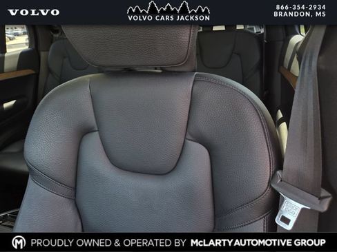 Used 2024 Volvo XC90 B5 Plus w/ Protection Package Premier AWD/4WD image 16