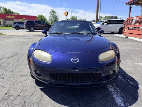 Used 2008 MAZDA MX-5 Miata Grand Touring w/ Premium Pkg RWD image 2