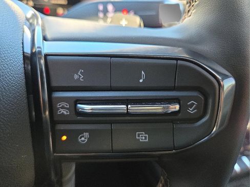 Used 2025 GMC Yukon AT4 w/ AT4 Premium Plus Package image 16