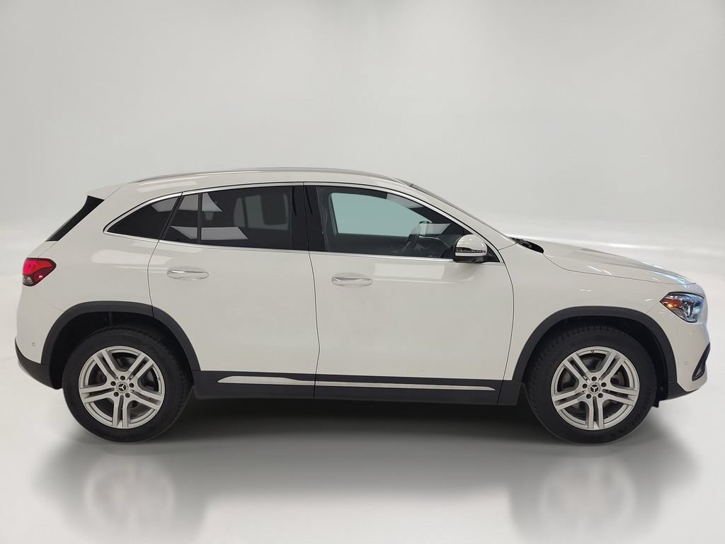 Used 2023 Mercedes-Benz GLA 250 4MATIC w/ Premium Package image 4