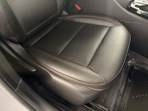 Used 2025 Chevrolet Trax RS w/ Sunroof Package image 28