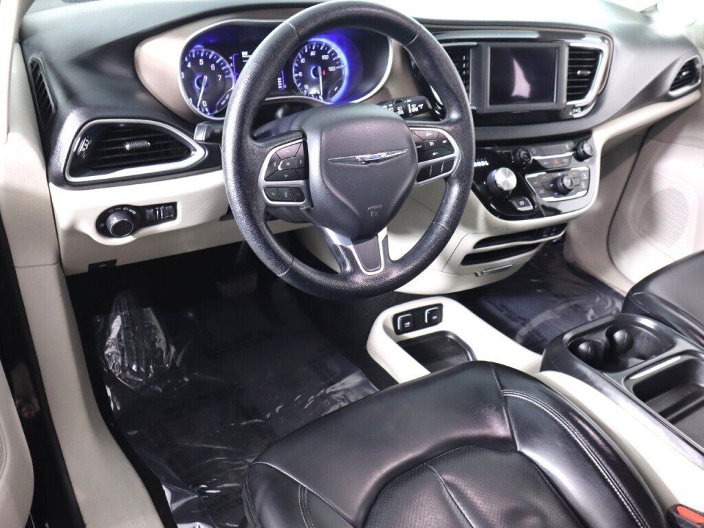 Used 2020 Chrysler Voyager Lxi FWD image 9
