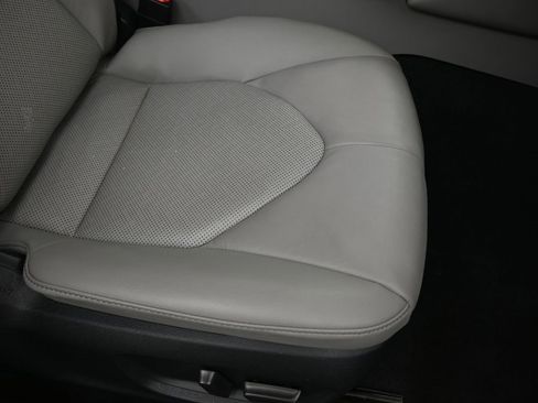 Used 2023 Toyota Camry XLE image 12