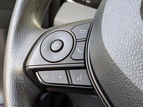 Used 2021 Toyota RAV4 LE image 13