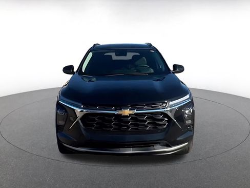 Used 2025 Chevrolet Trax LT image 4
