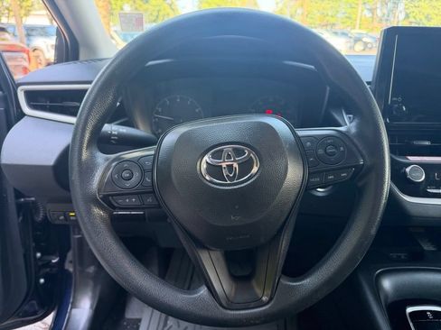 Used 2025 Toyota Corolla LE w/ LE Premium Package FWD image 16