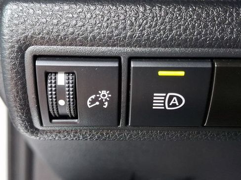 Used 2024 Toyota Corolla LE FWD image 24