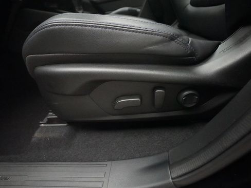 Used 2025 Subaru Forester Limited AWD/4WD image 30