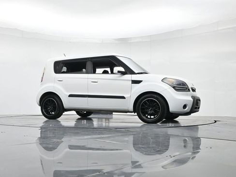 Used 2010 Kia Soul + image 32