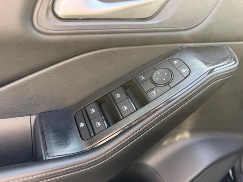 Used 2024 Nissan Rogue SV AWD/4WD image 19