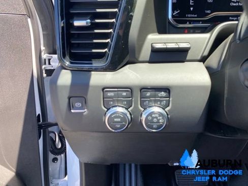Used 2025 GMC Sierra 1500 AT4 w/ AT4 Premium Package AWD/4WD image 39