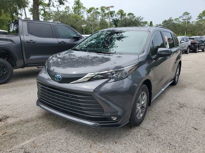 New 2025 Toyota Sienna XLE