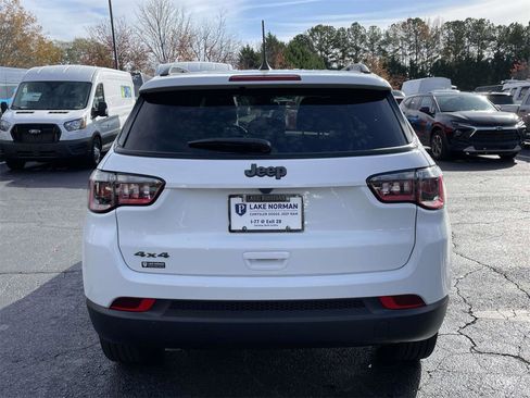 New 2026 Jeep Compass Latitude image 8