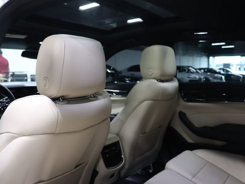 Used 2018 Cadillac CTS Luxury image 17