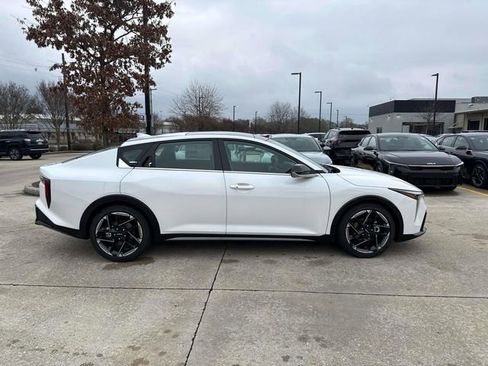 New 2026 Kia K4 GT-Line image 9