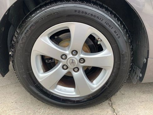 Used 2011 Toyota Sienna LE image 31