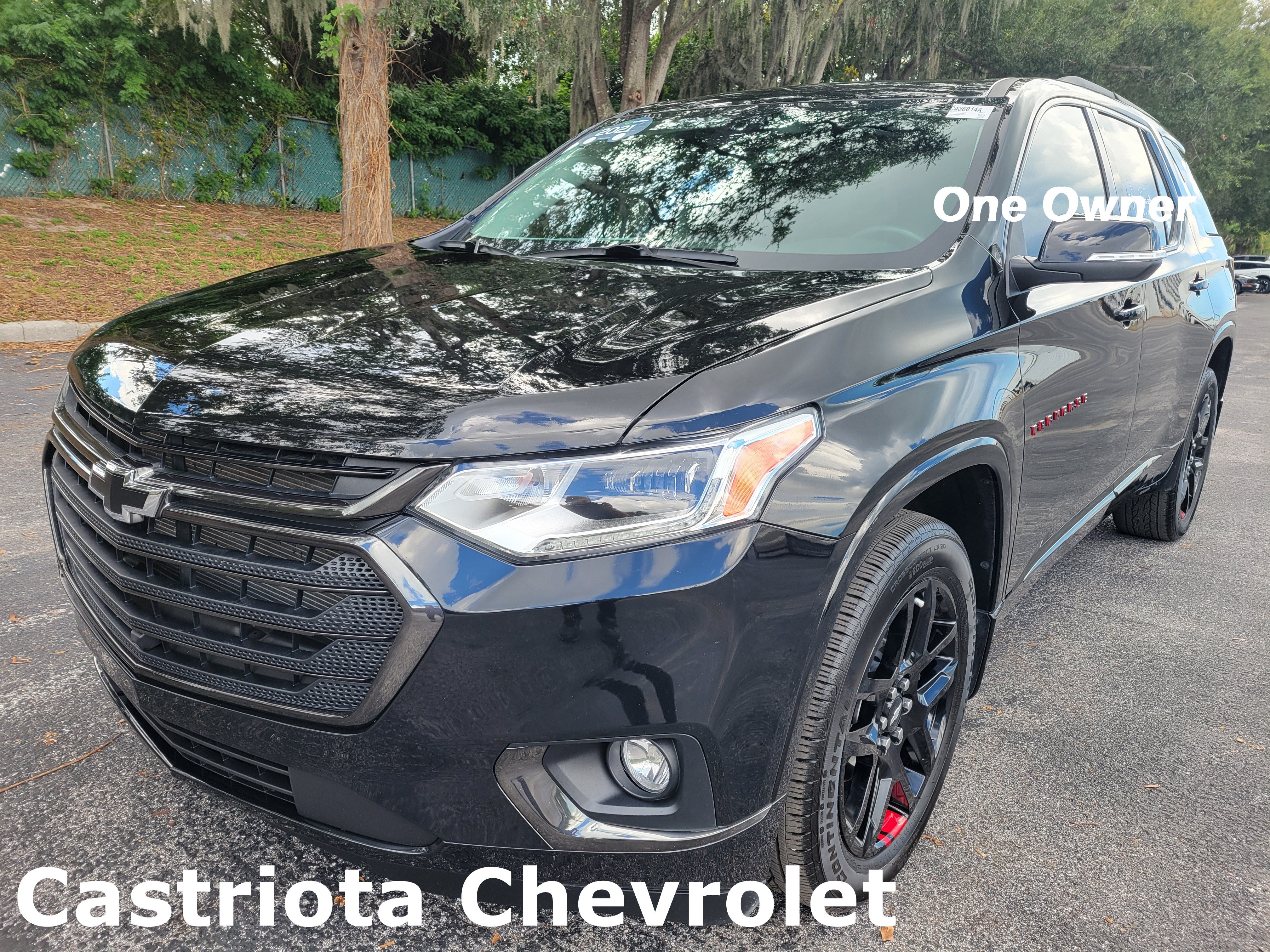 Used 2021 Chevrolet Traverse Premier w/ Redline Edition FWD image 1
