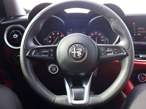 Used 2018 Alfa Romeo Stelvio AWD image 21