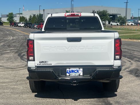 Used 2023 Chevrolet Colorado Trail Boss w/ Technology Package AWD/4WD image 3