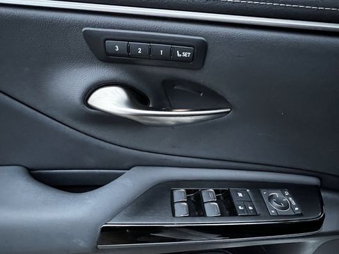 Used 2024 Lexus ES 350 w/ Premium Package image 14