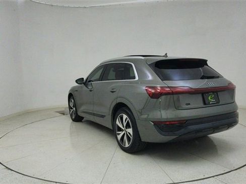 Used 2024 Audi Q8 e-tron Premium image 69