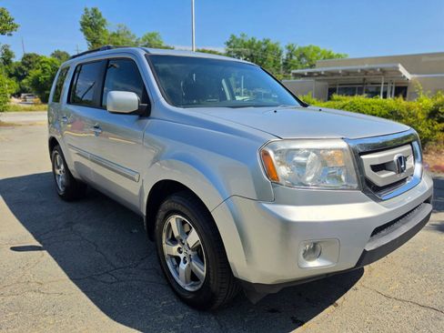 Used 2010 Honda Pilot EX image 3