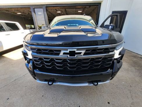 Used 2025 Chevrolet Silverado 1500 ZR2 w/ Dark Appearance Package AWD/4WD image 2