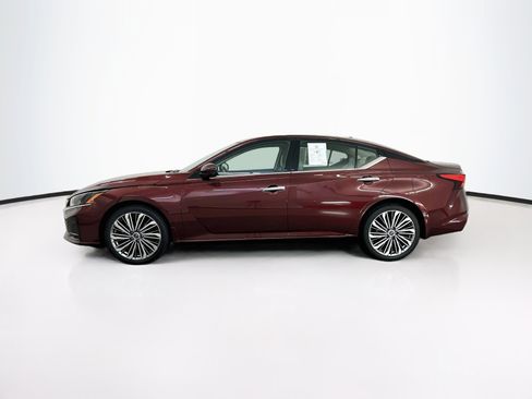Used 2024 Nissan Altima 2.5 SL AWD/4WD image 4