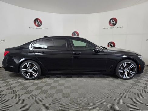 Used 2016 BMW 750i xDrive image 3
