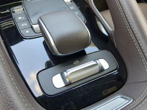 Used 2023 Mercedes-Benz GLS 450 4MATIC image 30