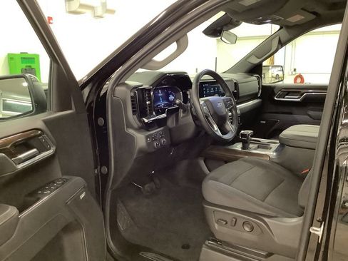 Used 2025 Chevrolet Silverado 1500 RST w/ Convenience Package II AWD/4WD image 16
