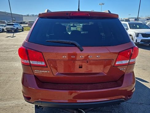 Used 2014 Dodge Journey SXT w/ Flexible Seating Group image 6