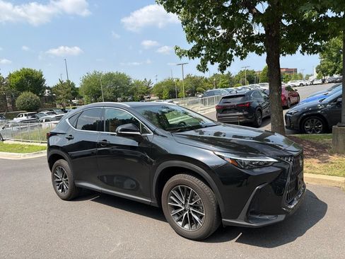 Certified 2025 Lexus NX 250 AWD w/ Accessory Package (2T) image 11