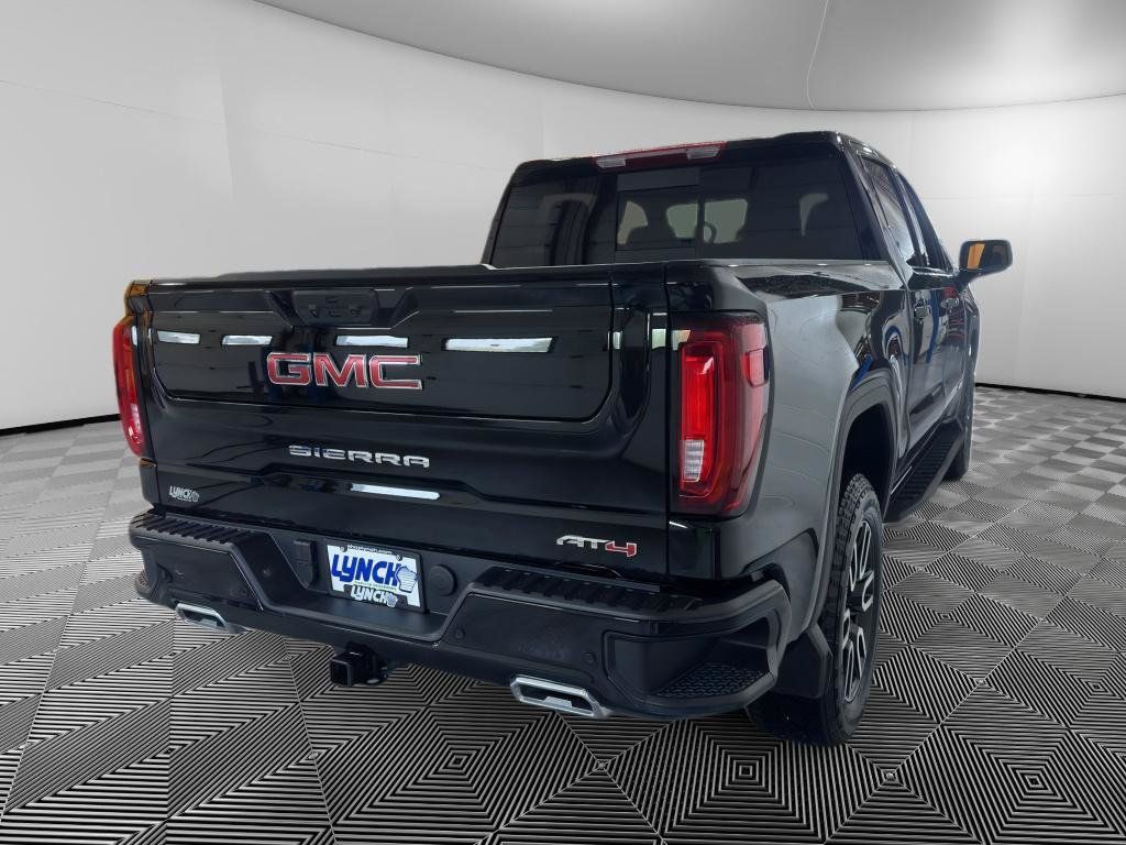 Used 2025 GMC Sierra 1500 AT4 w/ AT4 Premium Package AWD/4WD image 5