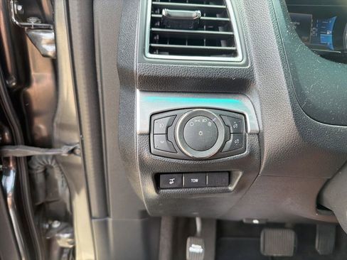 Used 2016 Ford Explorer Limited w/ Equipment Group 301A FWD image 20