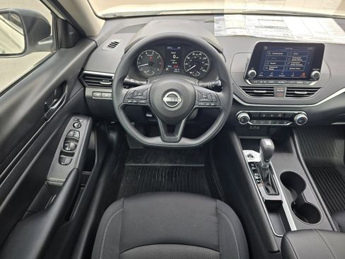 Certified 2025 Nissan Altima 2.5 S image 13