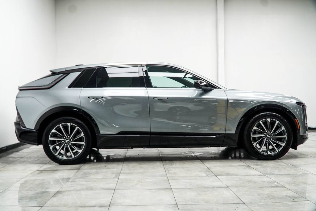 Used 2024 Cadillac Lyriq Sport RWD image 8