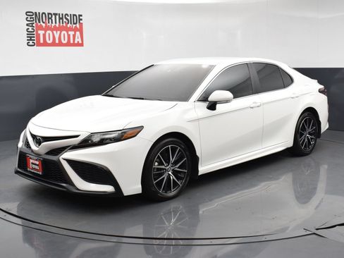 Used 2024 Toyota Camry SE w/ Cold Weather Package AWD/4WD image 8