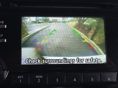 Used 2017 Nissan Rogue Sport SV image 27