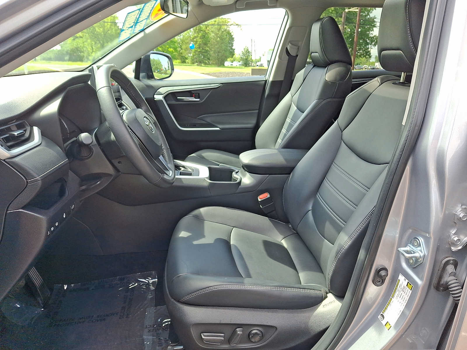 Used 2024 Toyota RAV4 XLE Premium w/ Weather Package AWD/4WD image 10